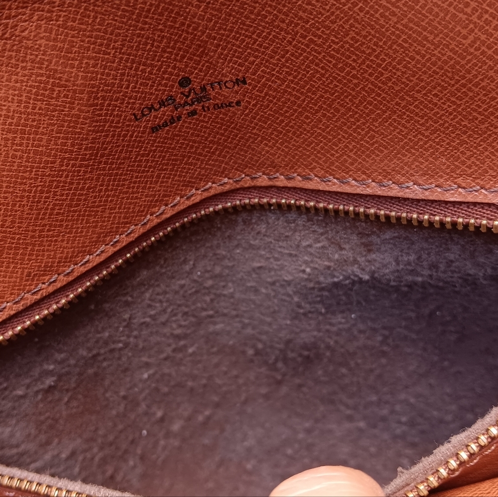 Louis Vuitton Saint Cloud GM Monogram Vintage Crossbody Bag - Picture 16 of 17